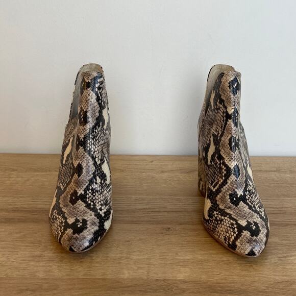 Steve Madden Rookie Snakeskin Bootie Size 7 Gray Cream Python Animal Print - Picture 2 of 7